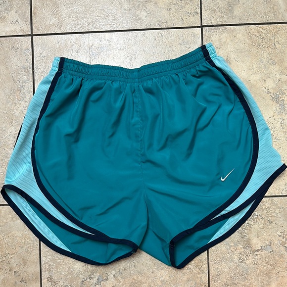 Nike dri fit shorts - Picture 1 of 2